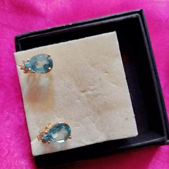 Pierced earrings - Picture 3 of 7